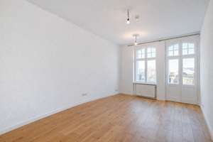 Wohnen im Sprengelkiez – Sanierte Altbauwohnung mit Balkon