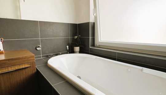 Bild von Exklusives Familienanwesen mit Einliegerwohnung, Sauna & Pool–Wohnen und Vermieten in Cremlingen-Hor