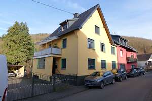 Wohnen mit Urlaubsfeeling! Freistehend, Geräumig, Lichtdurchflutet! – Haupstraße 7, 53518 Herschbroich – Vorschaubild 1