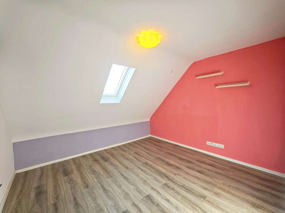 Kinderzimmer 2 / DG
