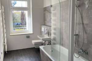 top Lage I 3 Zimmer I modernes Tageslichtbad mit Wanne I Einbauküche – Hans-Poeche-Straße 12, 4103 Leipzig – Vorschaubild 3