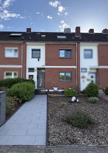 Ankommen und Wohlfühlen - Saniertes Reihenhaus mit großem Pool