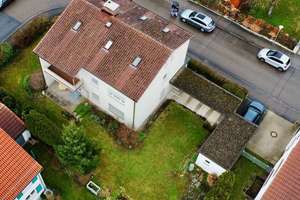 Bieterverfahren: Großzügiges 2-Familienhaus mit DG und Garage, 577 m² Grund in Neu-Ulm Offenhausen