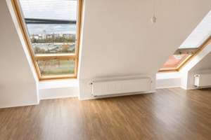 Vermietete 4-Zimmer-Dachgeschosswohnung mit Kamin in Frankfurt-Oberrad – 60599 Oberrad, Frankfurt am Main – Vorschaubild 3