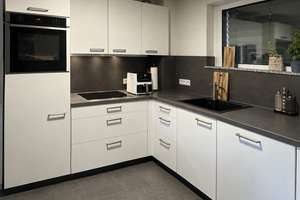 Moderne 2-Zimmer-Wohnung mit Balkon, Einbauküche und Tiefgarage – 71069 Sindelfingen – Vorschaubild 7