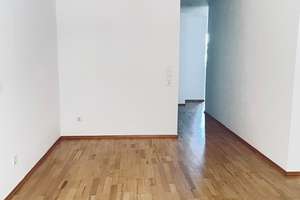 Lichdurchflutete 1-Raumwohnung mit Parkett Wannenbad Bodentiefe Fenster  in Leipzig-Altlindenau – Karl -Ferlemann-Straße 56/58, 4177 Altlindenau, Leipzig – Vorschaubild 10