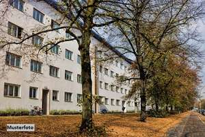 Dreifamilienhaus nebst 3er Garage