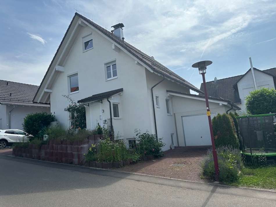 Haus vorne Garage 3. re - Kopi