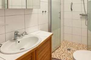 Helle 3-Zimmer-Wohnung mit Essbereich, Balkon, und Fahrstuhl in Kiel Dietrichsdorf – 24149 Neumühlen-Dietrichsdorf, Kiel – Vorschaubild 7