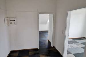 einzugsfertige 3-Zimmer-Wohnung, frisch renoviert, Badewanne – Ilseder Str. 9, 31226 Peine – Vorschaubild 8