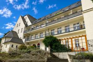 Ein Zuhause mit Geschichte – stilvolle 3-Zimmer-DG-Wohnung im Herzen von Berlin-Biesdorf