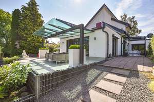 Design trifft Natur: Exklusives Architektenhaus in idyllischer Lage von Scharbeutz-Klingberg! – Die vollständige Adresse der Immobilie erhältst du vom Anbieter., 23684 Scharbeutz – Vorschaubild 1