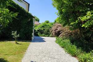 Einzigartiges EFH mit parkähnlichen Grundstück 20 min. von Regensburg zu vermieten – Die vollständige Adresse der Immobilie erhältst du vom Anbieter., 93170 Bernhardswald – Vorschaubild 1