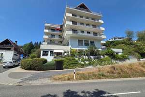 Stilvoll sanierte Eigentumswohnung mit Terrasse und Garage