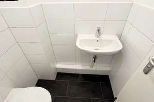 SOFORT BEZIEHBAR! Kleine 2-Zimmerwohnung in zentraler Lage-WBS erforderlich! – Borsbergstr. 32, 1309 Striesen-Süd, Dresden – Vorschaubild 7