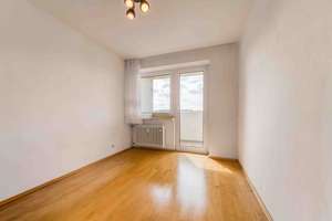 Sonnige Aussichten: Attraktive 3-Zimmer-Wohnung mit zwei Balkonen und viel Potenzial – Die vollständige Adresse der Immobilie erhältst du vom Anbieter., 81735 Neuperlach, München – Vorschaubild 8