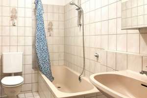Freundliche vermietete Dachgeschosswohnung mit Loggia in HD-Weststadt – Die vollständige Adresse der Immobilie erhältst du vom Anbieter., 69115 Weststadt, Heidelberg – Vorschaubild 8