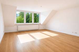 Wohnen mit Blick in die grüne Stadtnatur - 3 Zimmer mit Loggia in Eilbek – Die vollständige Adresse der Immobilie erhältst du vom Anbieter., 22089 Eilbek, Hamburg – Vorschaubild 2