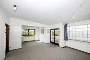 Bauhausstil-Bungalow mit Anbau in bester Wohnlage in Andernach – Mayen-Koblenz (Kreis) – Vorschaubild 11