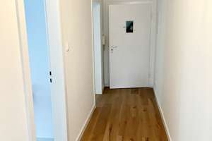 Erstbezug nach Renovierung! Helle 2-Zimmer Wohnung! Balkon! Keller! Stellplatz! – Brunhildenstraße 29, 65189 Südost, Wiesbaden – Vorschaubild 3