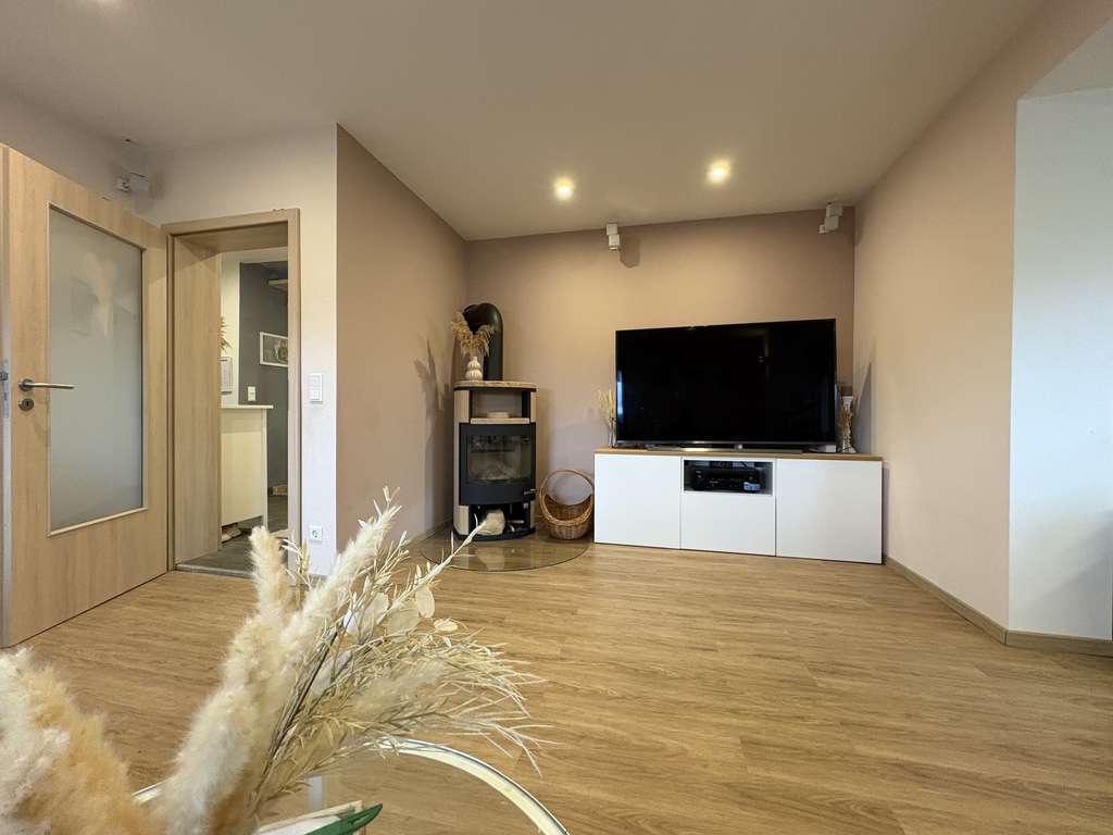 Immobilie in Witzenhausen - Freistehendes Einfamilienhaus mit viel Platz  in schöner Lage von Witzenhausen-Unterrieden - Bild 4