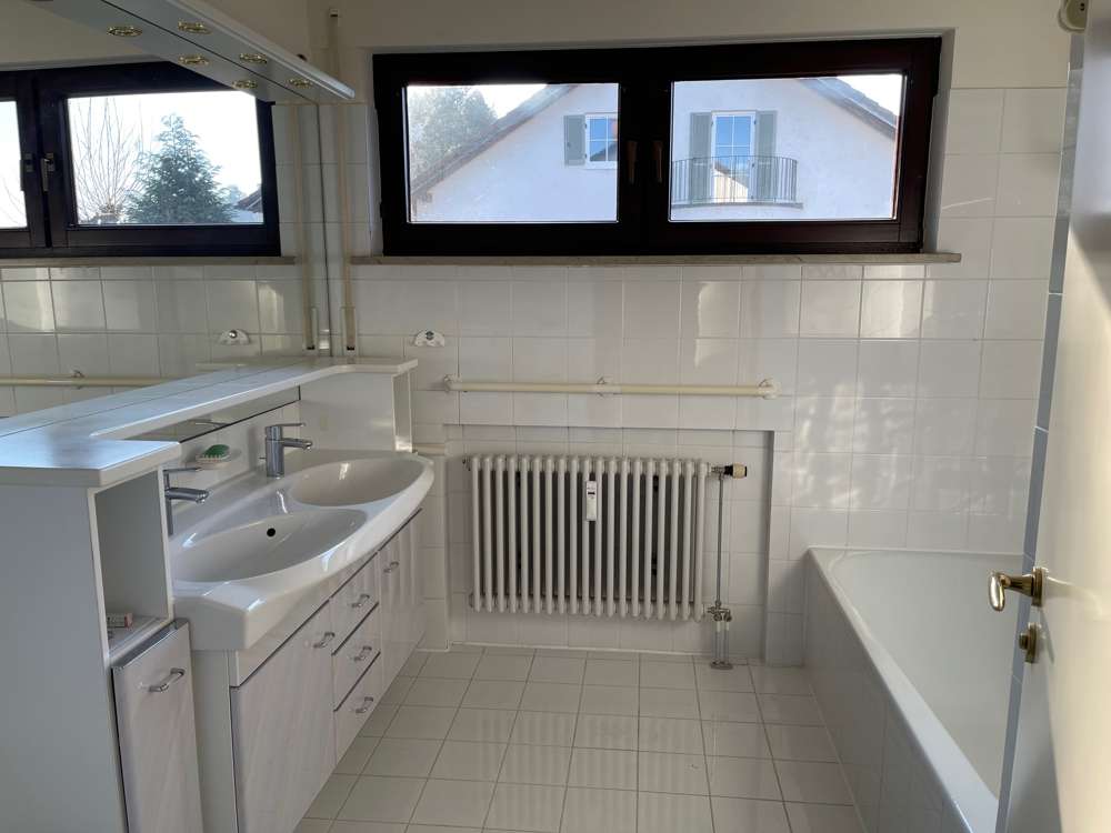 Immobilie in Aystetten - Traumhafte Lage - Geräumige Vierzimmerwohnung inklusive Stellplatz - Bild 6