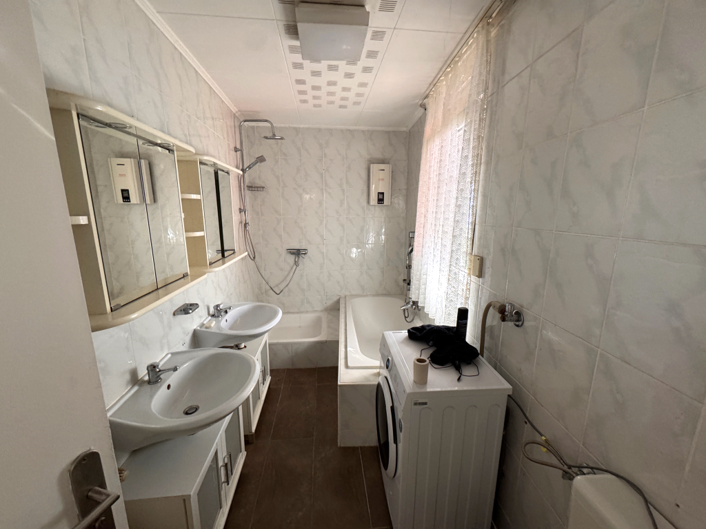 RESERVIERT!!! Großzügiges, renovierungsbedürftiges Einfamilienhaus mit Garage in Ortslage, Westerwaldkreis – Bild 4