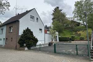 Doppelhaushälfte mit 1.188 m² Grundstück, Hof und eigenem Wiesengrundstück am See – Die vollständige Adresse der Immobilie erhältst du vom Anbieter., 52477 Alsdorf – Vorschaubild 1