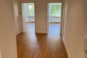 Schicke 3-Zimmer-Wohnung in Toplage mit Balkon an der Düsseldorfer Rheinpromenade (Golzheim) – 40474 Golzheim, Düsseldorf – Vorschaubild 3