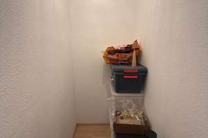 Gut geschnittene Dachgeschosswohnung mit neuer Einbauküche  – Kaiser-Karl-Ring 2, 55118 Neustadt, Mainz – Vorschaubild 7