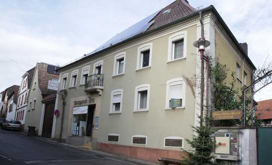 STEUERN SPAREN - REPRÄSENTATIVES WOHNHAUS MIT AUSBAUPOTENZIAL