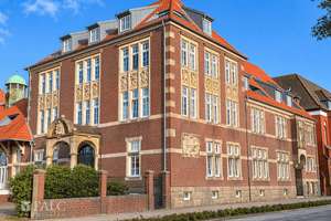 Zeitlose Klassik trifft modernes Wohnen - exklusives Anwesen am Yachthafen – Die vollständige Adresse der Immobilie erhältst du vom Anbieter., 27570 Geestemünde, Bremerhaven – Vorschaubild 2