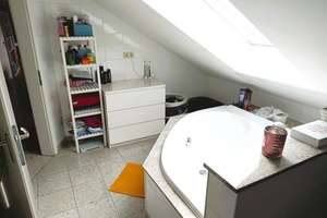 Dachgeschosswohnung mit Wohlfühlgarantie, schön gestalteten Bädern und einem Stellplatz. – Die vollständige Adresse der Immobilie erhältst du vom Anbieter., 47229 Friemersheim, Duisburg – Vorschaubild 13