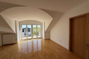 2,5-Zimmer-Dachgeschosswohnung in Ingolstadt – Zeppelinstraße 120, 85051 Südwest, Ingolstadt – Vorschaubild 4