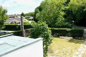 Saniertes freundliches Einfamilienhaus mit sechs Zimmern & Einbauküche  – Fliederblütenweg 11, 13127 Berlin – Vorschaubild 17