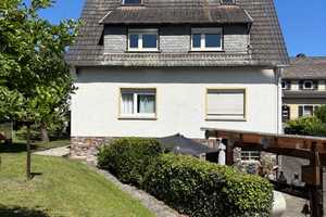 freistehendes EFH mit 866 qm großem Grundstück – Rheingau-Taunus-Kreis – Vorschaubild 1