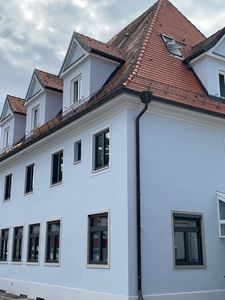 Erstbezug einer 5-Zimmer-Wohnung mit Balkon und Kaminofen nach Sanierung in Türkheim