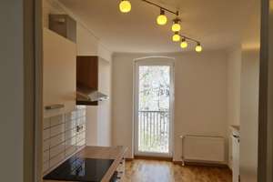 Gutenbergstr. helle 2-Zi-Altbau-Whg. mit EBK und Balkon im 1. OG per SOFORT zu VERMIETEN – Die vollständige Adresse der Immobilie erhältst du vom Anbieter., 14776 Neustadt, Brandenburg an der Havel – Vorschaubild 2