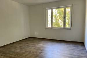 Charmante Altbauwohnung mit Balkon und Blick ins Grüne – ein Zuhause mit Charakter – Die vollständige Adresse der Immobilie erhältst du vom Anbieter., 41238 Heyden, Mönchengladbach – Vorschaubild 1