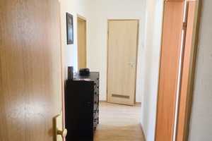 *Gemütliche 3-Zimmer Dachgeschosswohnung im Gerichtsviertel mit Gartennutzung zu verkaufen* – Schillstr. 4, 58097 Hagen – Vorschaubild 2