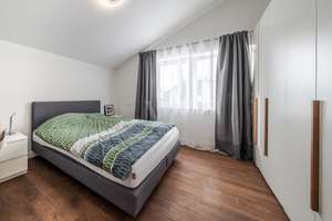 Licht, Lebensqualität & Privatsphäre am Waldrand! Wertig ausgestattete DHH mit Kamin, EBK und Garage – Die vollständige Adresse der Immobilie erhältst du vom Anbieter., 61389 Schmitten – Vorschaubild 13