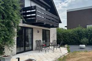Zweifamilienhaus mit zwei Wohneinheiten, Garten in Golfplatznähe – Burgacker 43, 52355 Gürzenich, Düren – Vorschaubild 2