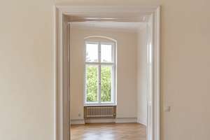 Herrschaftlicher Stuckaltbau mit 4 Zimmern im beliebten Nollendorfkiez – Die vollständige Adresse der Immobilie erhältst du vom Anbieter., 10777 Schöneberg, Berlin – Vorschaubild 3