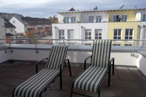 Reihenmittelhaus, 5 Zimmer, EBK, 2 Bäder, 2 Terrassen + Garten.  2 Parkplätze, Niedrige NK !  – Fanny de la Roche Weg 32, 55126 Finthen, Mainz – Vorschaubild 9