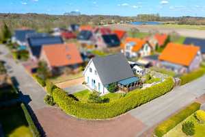Gemütliches Einfamilienhaus mit Terrasse & Glasfaser – 120 m² Wohnfläche in ruhiger, zentraler Lage – Ammerland (Kreis) – Vorschaubild 1