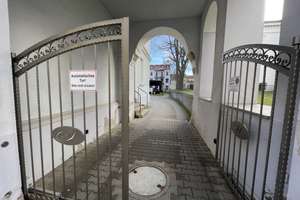 Toller Wohnkomfort im Hinterhaus, ab Oktober: 2 Zimmer im 1. OG mit Balkon, Gäste-WC & Carport! – Jakobstraße 13, 2826 Innenstadt, Görlitz – Vorschaubild 2
