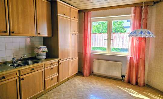 WOHNGENUSS  FÜR SENIOREN- DIE JUNGE FAMILIE + PAARE!  schöne helle 3 ZKB/sep. WC,  Balkon + Garage!
