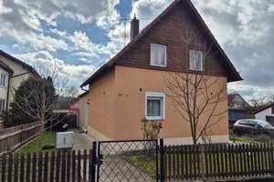 Freistehendes EFH für eine große Familie mit Garten und guter Verkehrsanbindung
