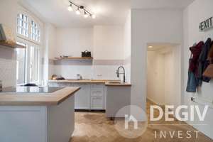 Kaufen und später einziehen - 4-Raum-Altbau 90 m² in der Düsseldorfer Altstadt