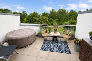 Modernes Stadthaus mit Dachterrasse und Blick ins Grüne | Oberneuland | provisionsfrei – Die vollständige Adresse der Immobilie erhältst du vom Anbieter., 28355 Oberneuland, Bremen – Vorschaubild 10